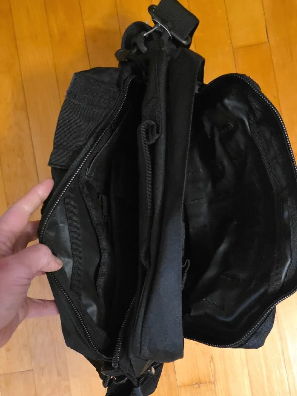NWT LA Police Gear Black Zombie Hunter Tactical Messenger Bag W Detachable Pouch